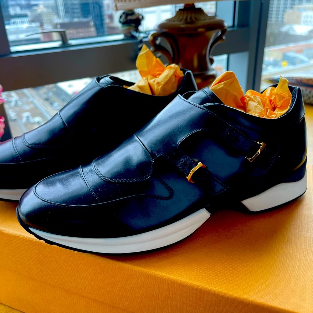 Brand new, never worn Tod’s leather luxe sneaks